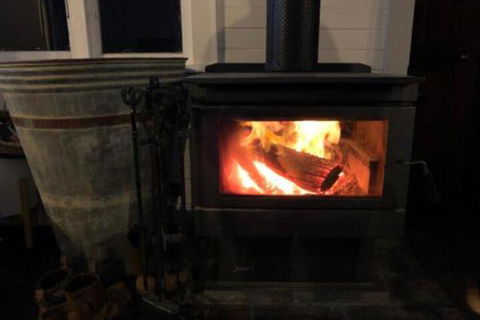 The Residence Stylish Comfort With Fireplace - Accommodation Batemans Bay 6
