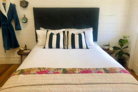 The Residence Stylish Comfort With Fireplace - Accommodation Batemans Bay 7