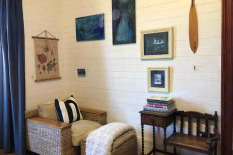 The Residence Stylish Comfort With Fireplace - Accommodation Batemans Bay 5