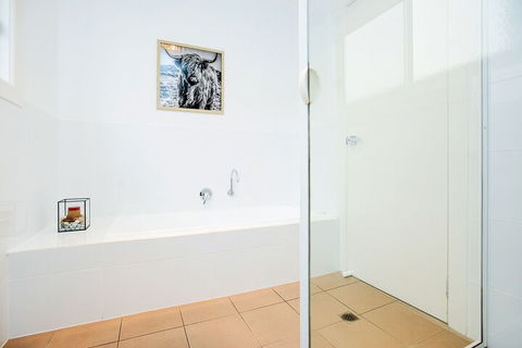 Aldinga Beach Experience - Accommodation Batemans Bay 2