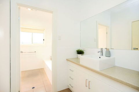 Aldinga Beach Experience - Accommodation Batemans Bay 7