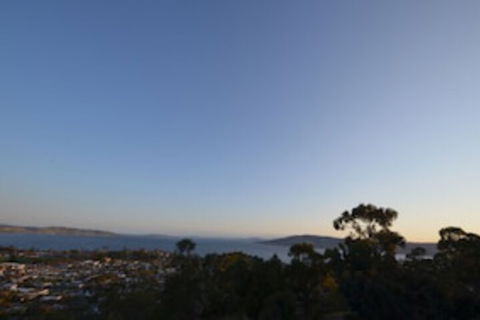Hilltop House - Accommodation Batemans Bay 0