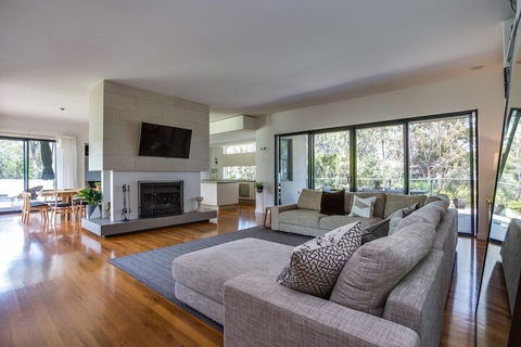 Kalina Retreat Tennis & Pool - Accommodation Batemans Bay 4
