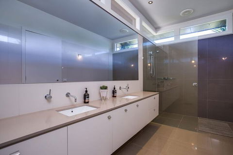 Kalina Retreat Tennis & Pool - Accommodation Batemans Bay 3