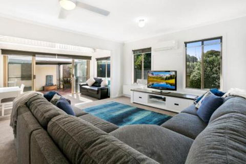 Easy Living Rosebud - Accommodation Batemans Bay 0