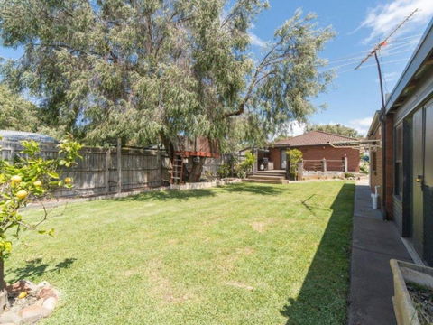 Family Foreshore Favourite - Accommodation Batemans Bay 1