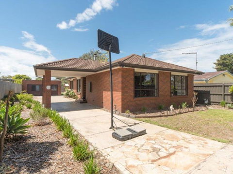 Family Foreshore Favourite - Accommodation Batemans Bay 6