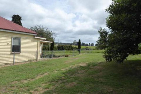 Claremont Farmhouse - Accommodation Batemans Bay 4