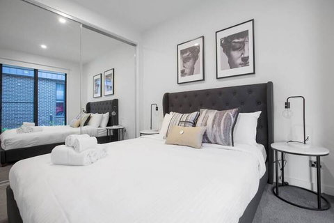 Delightful Townhouse Stay@moonee Ponds + Parking - Accommodation Batemans Bay 1