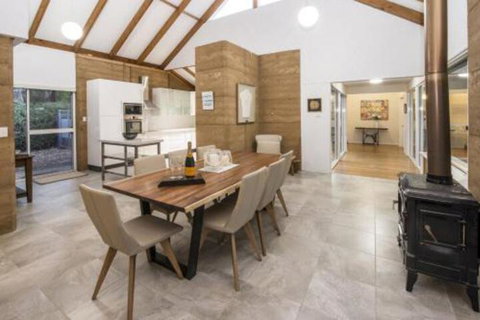 EeBee House - Accommodation Batemans Bay 6