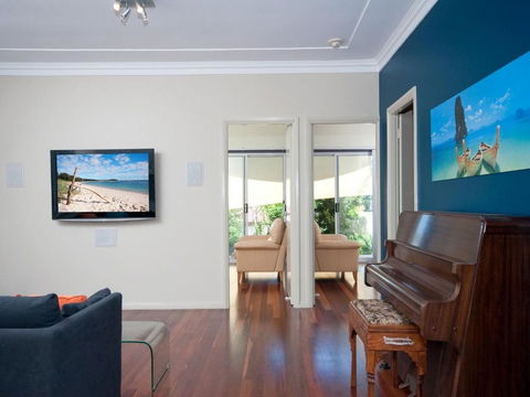 Street Cafe Boutique Accommodationat Nelson Bay - Accommodation Batemans Bay 2