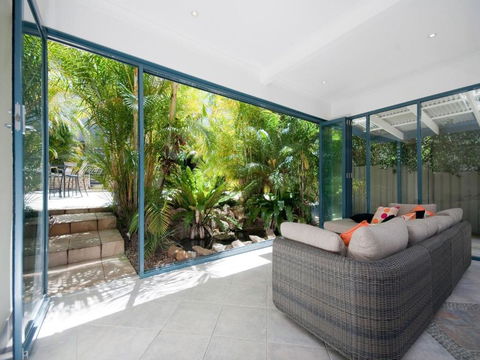 Street Cafe Boutique Accommodationat Nelson Bay - Accommodation Batemans Bay 4