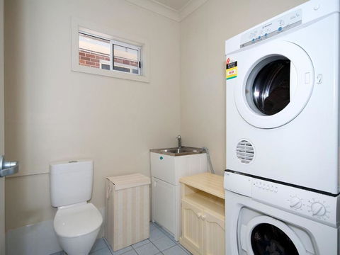 Street Cafe Boutique Accommodationat Nelson Bay - Accommodation Batemans Bay 6