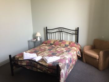 Duke Of Kent Hotel - Accommodation Batemans Bay 3