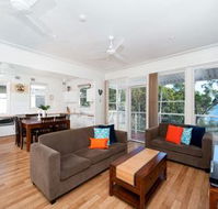 Bagnalls Beach House 3 Burbong Street - Accommodation Batemans Bay
