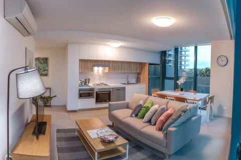 Incredible Riverside Apartment In Brisbane - Accommodation Batemans Bay 7
