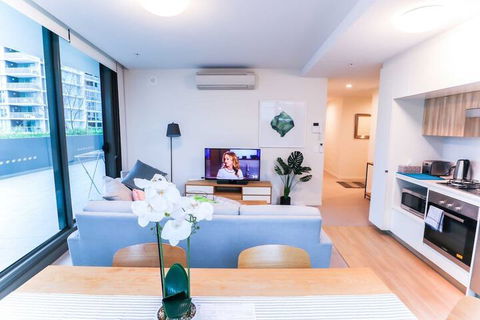 Incredible Riverside Apartment In Brisbane - Accommodation Batemans Bay 4