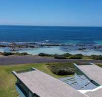 Boathouse nearly in the water  wonderful views - Accommodation Batemans Bay