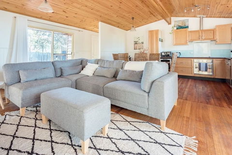 Bush Hideaway - Accommodation Batemans Bay 0