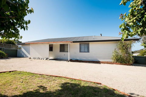 Chillax - Accommodation Batemans Bay 4