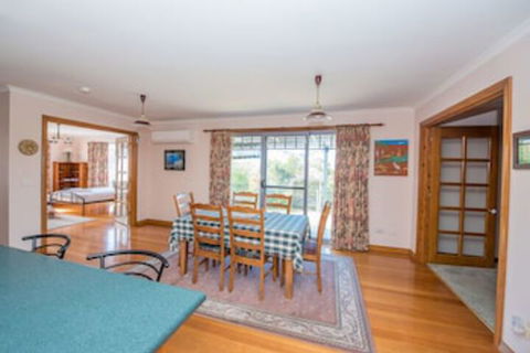 Chillax - Accommodation Batemans Bay 0