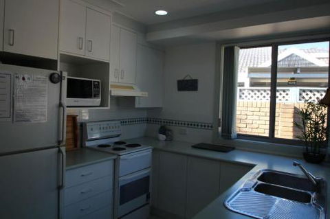 KENTIA - Accommodation Batemans Bay 4