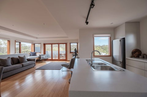 Freycinet Studios - Bay - Accommodation Batemans Bay 5