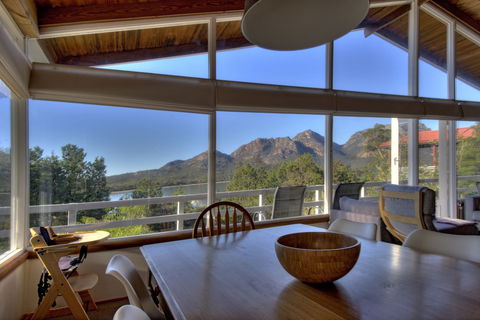Freycinet Beachfront Retreat - Accommodation Batemans Bay 2