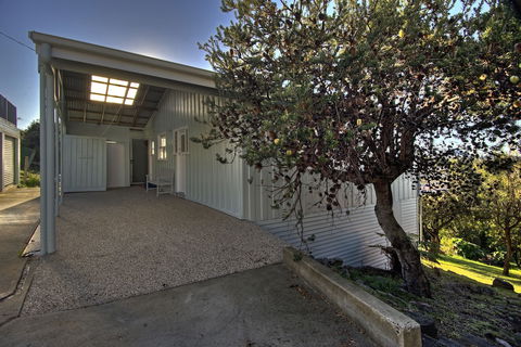 Freycinet Beachfront Retreat - Accommodation Batemans Bay 0