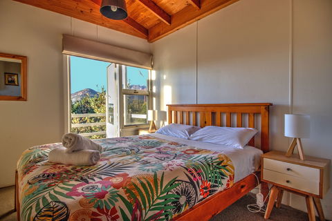 Freycinet Beachfront Retreat - Accommodation Batemans Bay 1