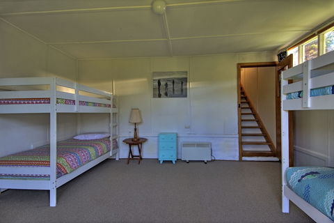 Freycinet Beachfront Retreat - Accommodation Batemans Bay 6