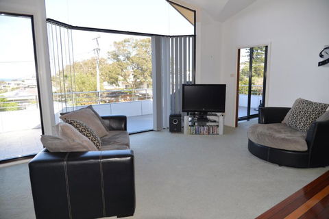 The Boat House - Accommodation Batemans Bay 5