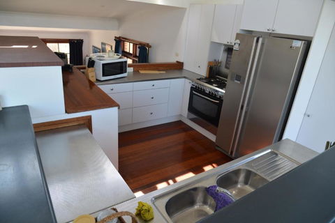 The Boat House - Accommodation Batemans Bay 2