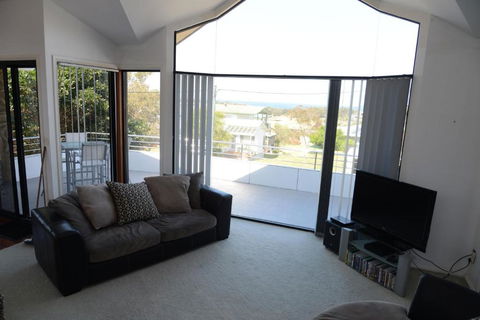 The Boat House - Accommodation Batemans Bay 3