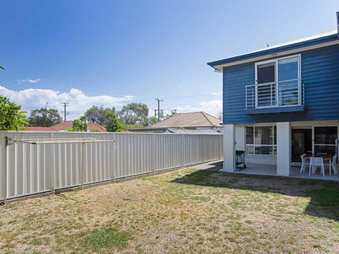 Relax At Pacific 1 / 26 Pacific Avenue Private Duplex With Enclosed Yard - Accommodation Batemans Bay 3