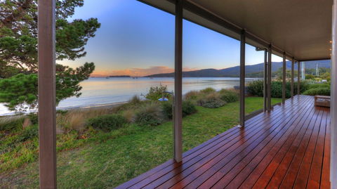 Tides Reach - Essentially Tas Dover - Accommodation Batemans Bay 3
