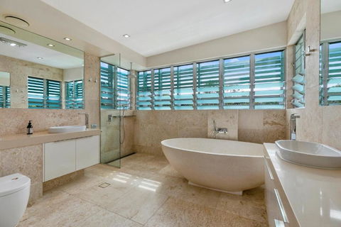 Platinum Status Sunshine Beach - Accommodation Batemans Bay 4