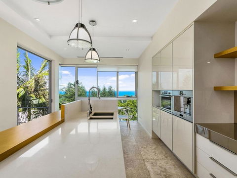 Platinum Status Sunshine Beach - Accommodation Batemans Bay 1