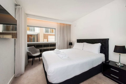 Chic Apartment With Rooftop - Accommodation Batemans Bay 5