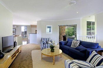 Away On Massinger Street - Accommodation Batemans Bay 3