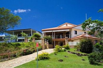 Away On Massinger Street - Accommodation Batemans Bay 0