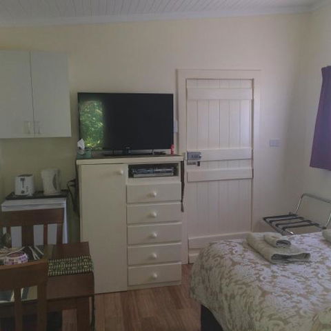 Koompartoo Homestead Cabin - Accommodation Batemans Bay 6