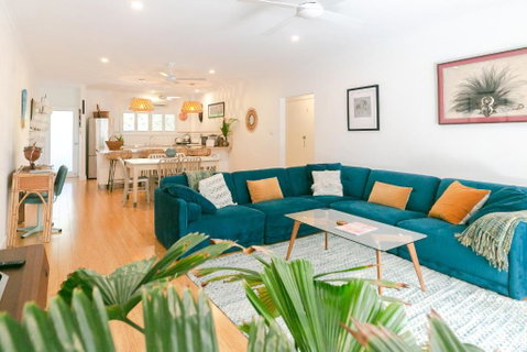 Wayfarer Apartment In The Heart Of Port Douglas - Accommodation Batemans Bay 1