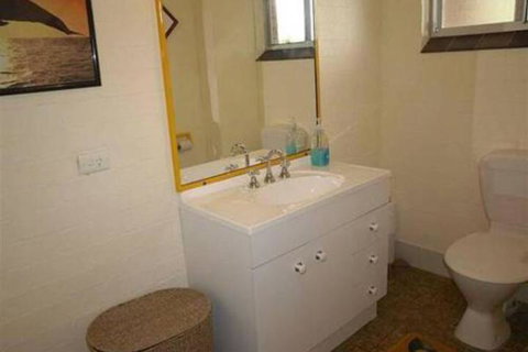 ANCHORAGE 1 - Accommodation Batemans Bay 2