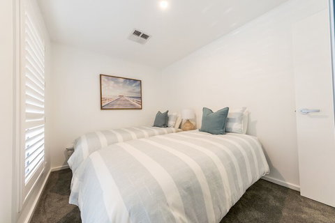 Sandcastle, 26a Winsor Street - Accommodation Batemans Bay 3