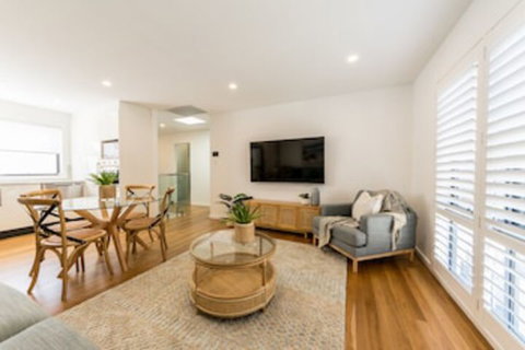 Sandcastle, 26a Winsor Street - Accommodation Batemans Bay 0