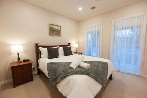 Simms Retreat - Accommodation Batemans Bay 6