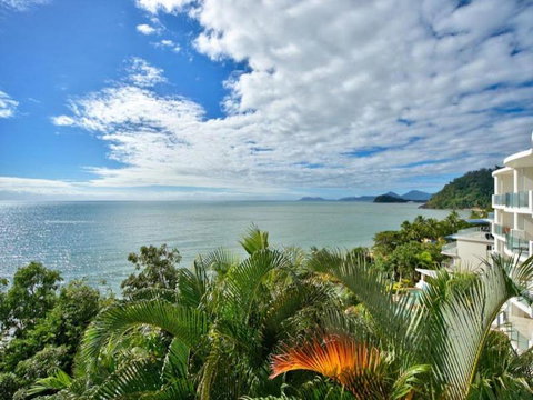 Absolute Beachfront With Million Dollar Views - Accommodation Batemans Bay 4