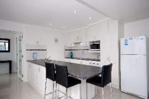 3 Bedroom Apartment Le Vogue Unit 11 - Accommodation Batemans Bay 4