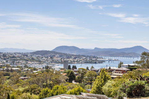 The Lookout - Accommodation Batemans Bay 5